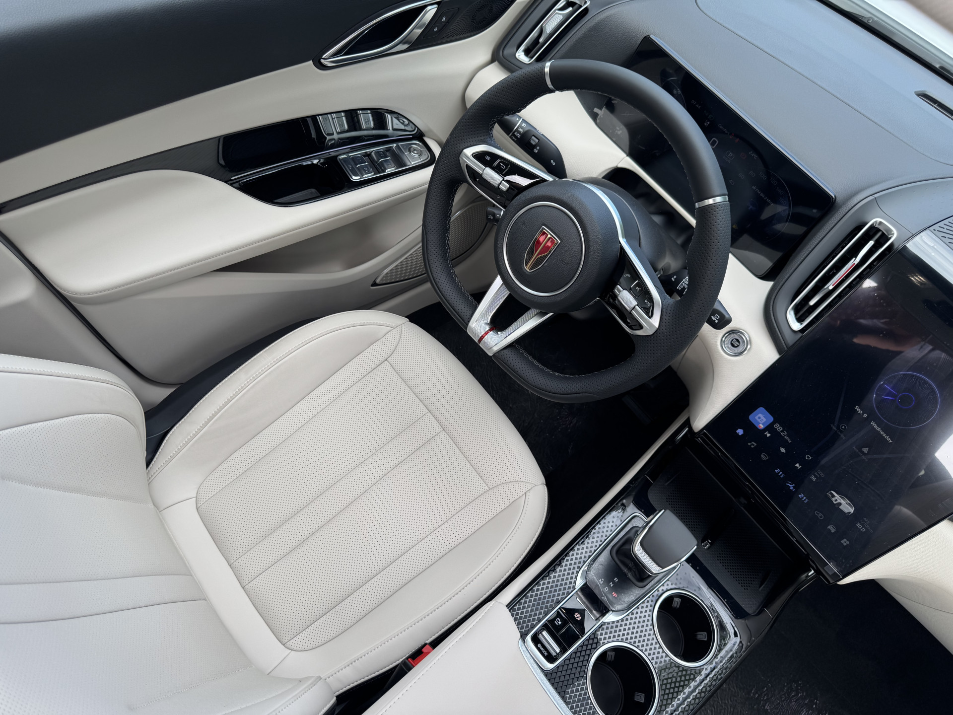 Hongqi HS3 ~ ' ' ~ 5